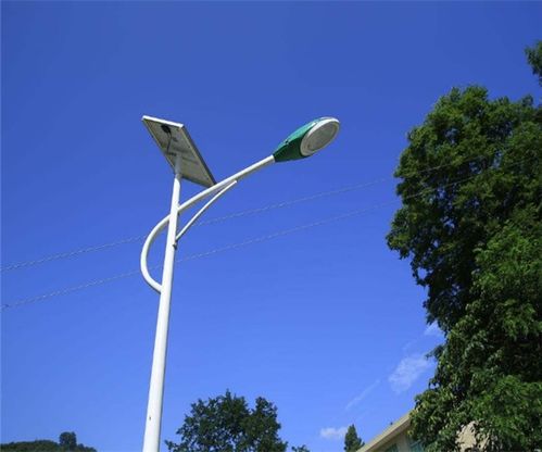 河南太陽能路燈廠家解析 太陽能路燈在連續陰雨天究竟能亮多久？